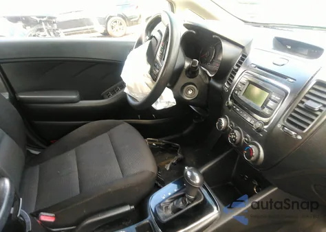 2018 Kia Forte Lx z USA, uszkodzony, nr VIN 3KPFK4A73JE206297